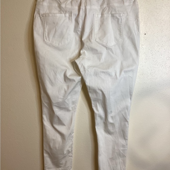 Darcy By Dorothy Perkins NWT Women’s Size 16 White Jeans Distressed - Picture 3 of 10